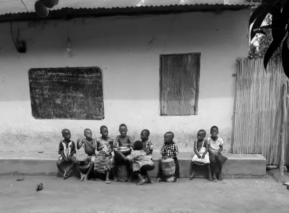 La musique qui rassemble les jeunes autour du djembé