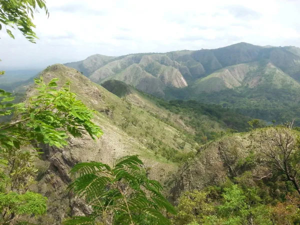 Les montagnes à la limite entre le Ghana et le Togo